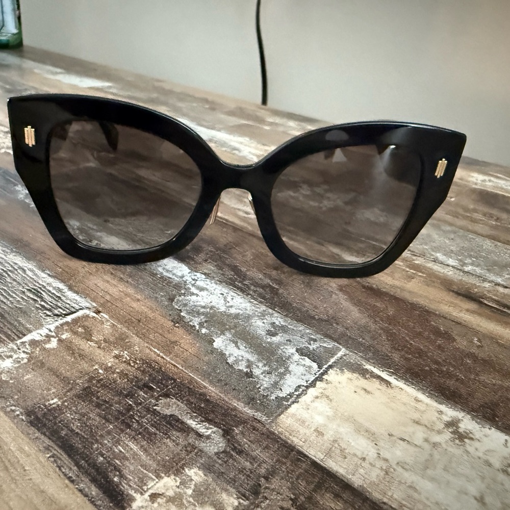 Fendi Glossy Black Oversized Sunglasses